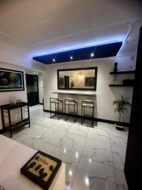 Foreshore Luxe Work & Stay
